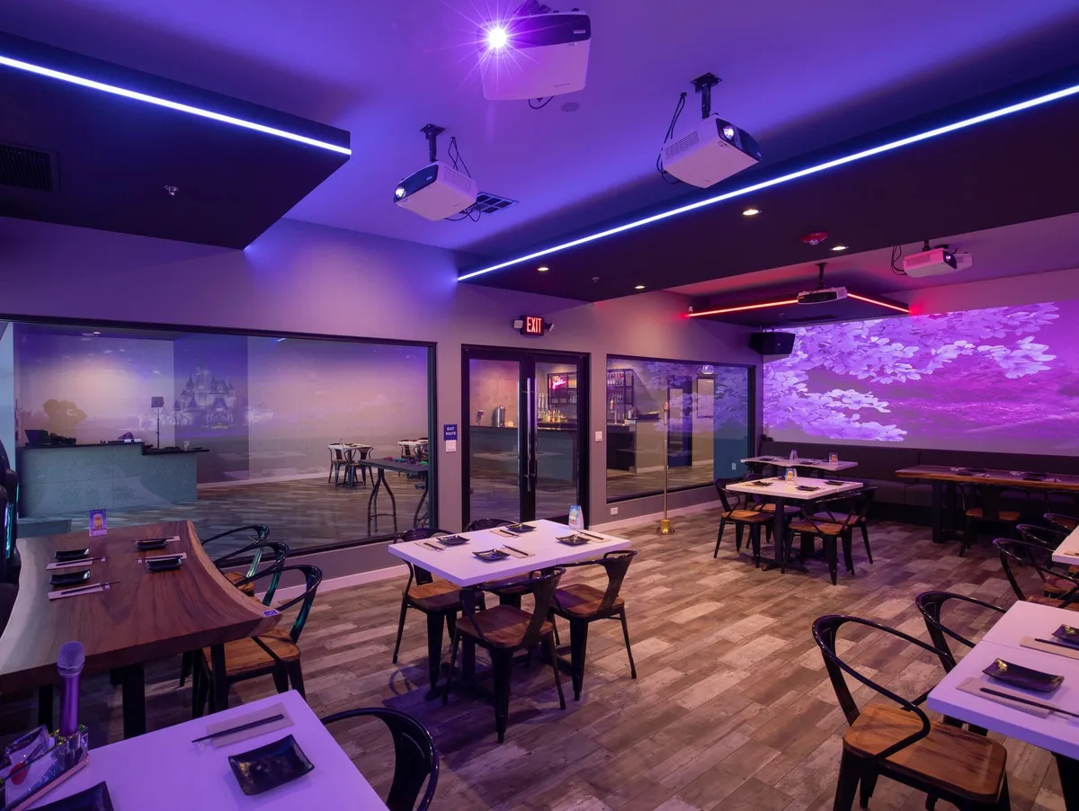 Moxie dining area